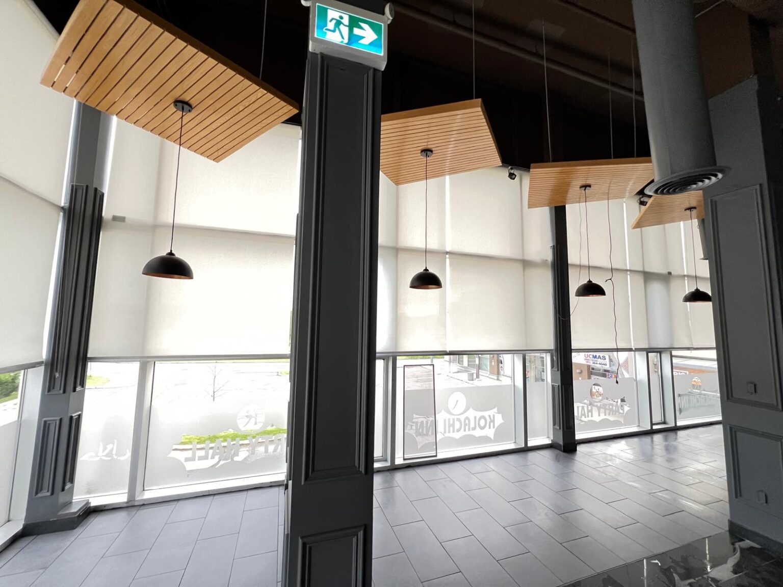 Top 7 Reasons to Buy Your Blinds Locally in Oakville & Mississauga